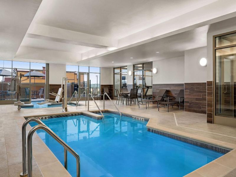 Fairfield Inn Suites By Marriott Baraboo image