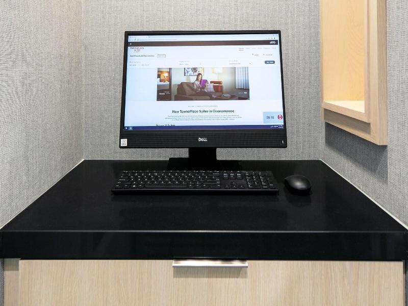 Towneplace Suites By Marriott Oconomowoc image