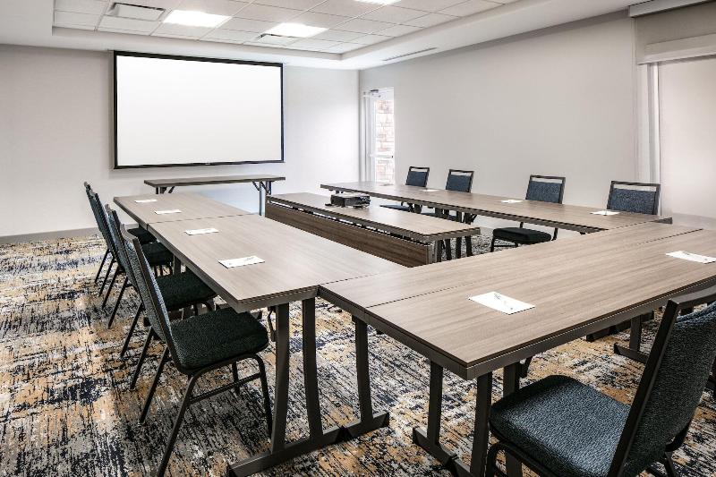 Towneplace Suites By Marriott Oconomowoc image