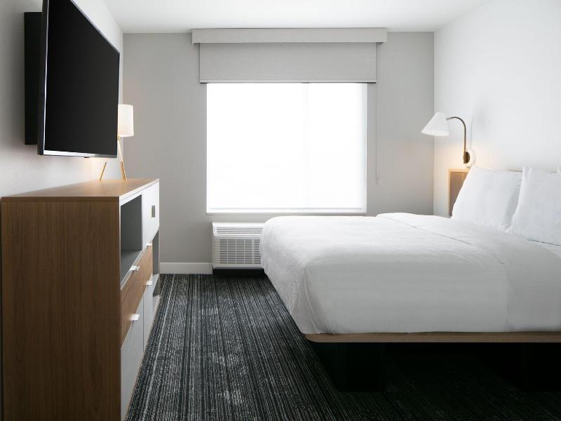 Towneplace Suites By Marriott Oconomowoc image