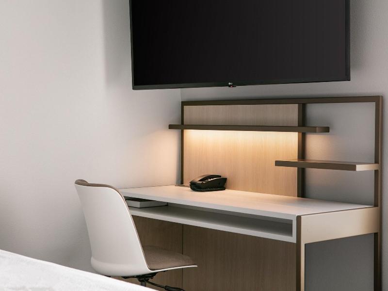 Towneplace Suites By Marriott Oconomowoc image