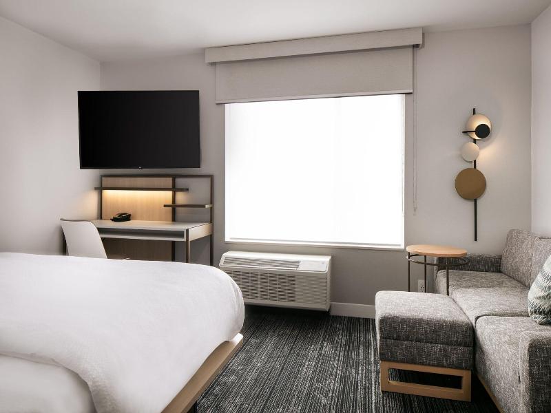 Towneplace Suites By Marriott Oconomowoc image