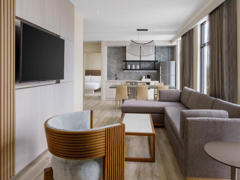 Ac Hotel By Marriott Naples 5th Avenue image