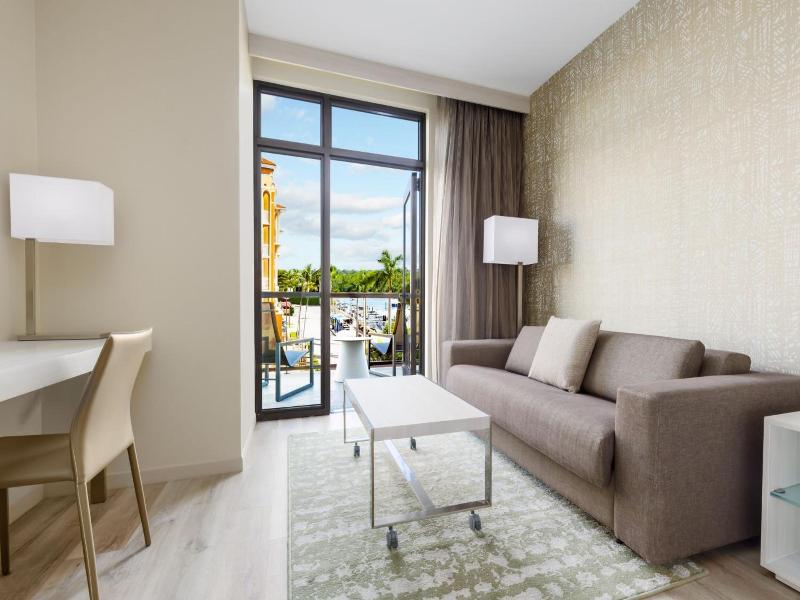Ac Hotel By Marriott Naples 5th Avenue image