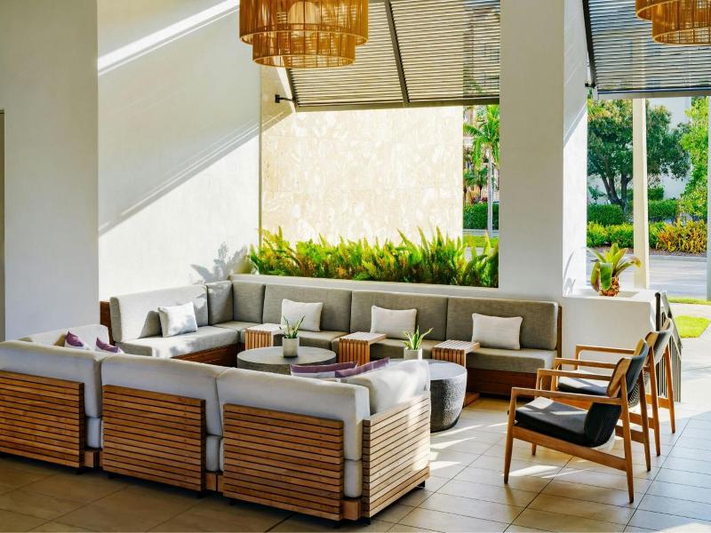 Ac Hotel By Marriott Naples 5th Avenue image