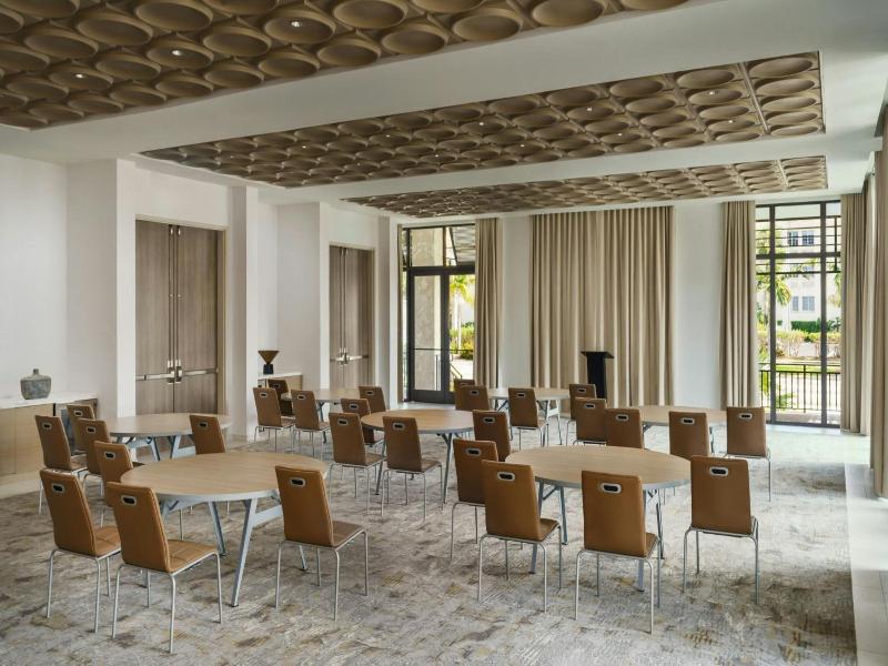 Ac Hotel By Marriott Naples 5th Avenue image