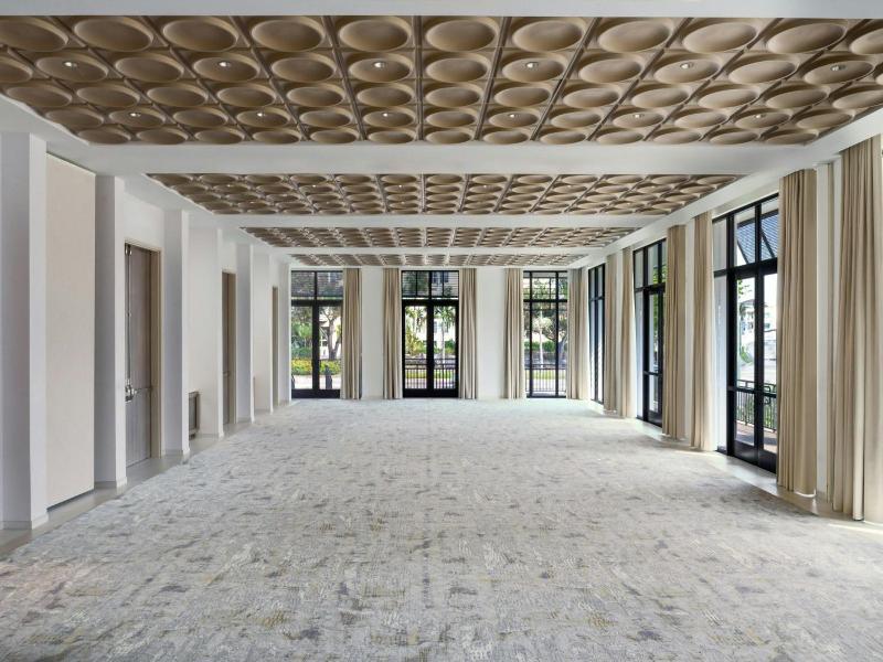 Ac Hotel By Marriott Naples 5th Avenue image