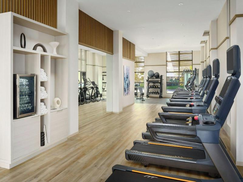 Ac Hotel By Marriott Naples 5th Avenue image