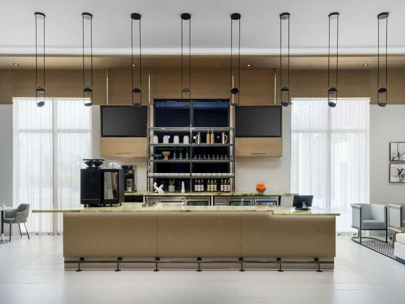 Ac Hotel By Marriott Naples 5th Avenue image