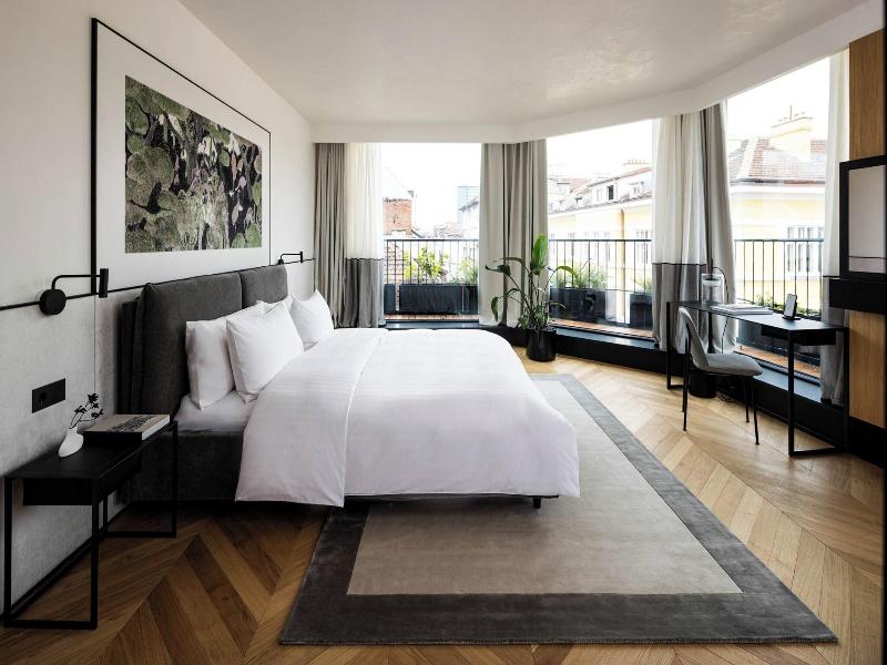 Juno Hotel Sofia A Member Of Design Hotels image