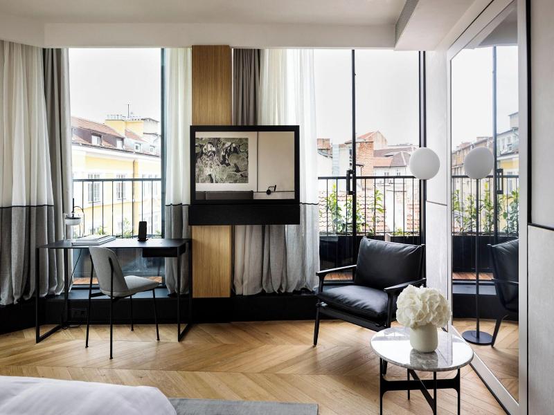 Juno Hotel Sofia A Member Of Design Hotels image