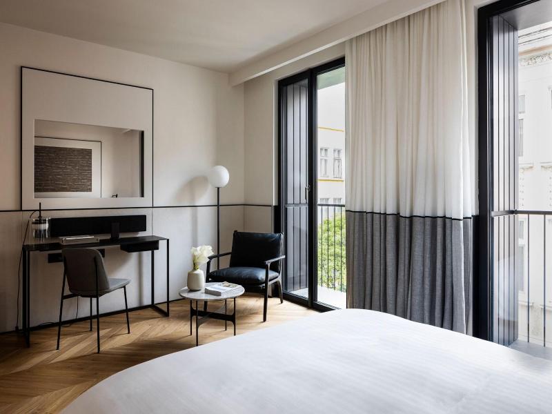 Juno Hotel Sofia A Member Of Design Hotels image