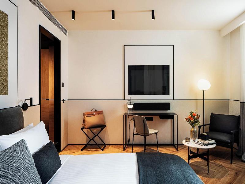 Juno Hotel Sofia A Member Of Design Hotels image