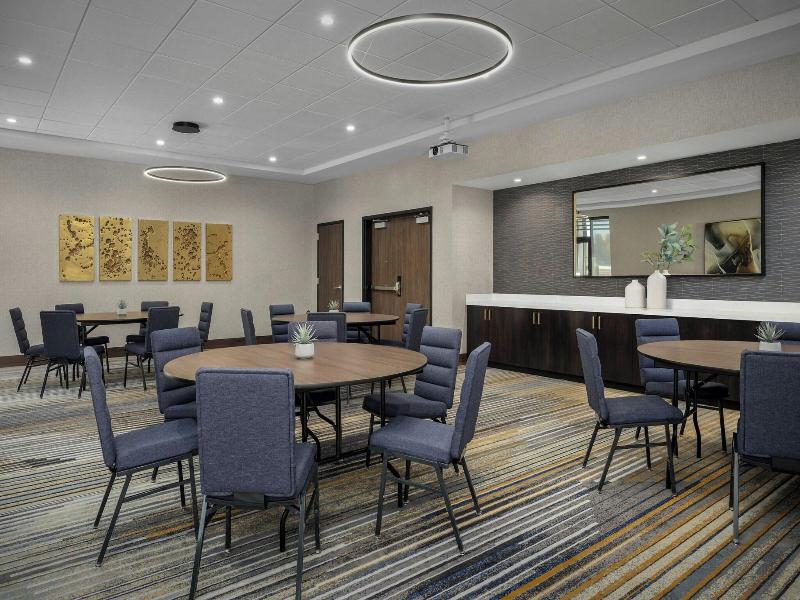 Courtyard By Marriott Bozeman image