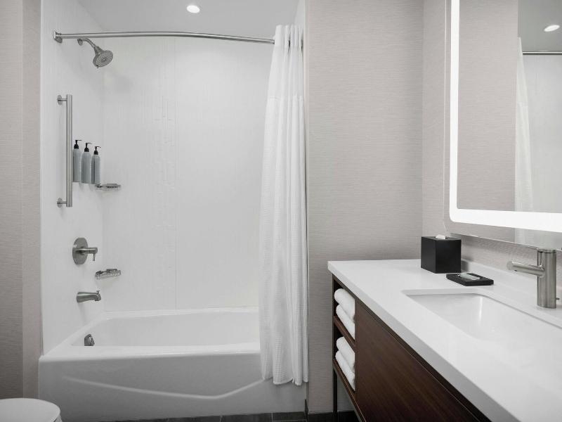 Courtyard By Marriott Bozeman image