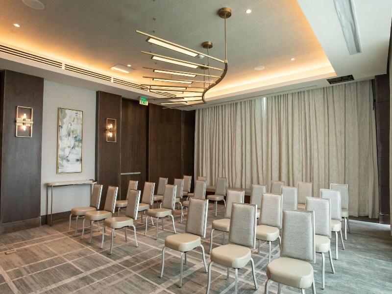 Courtyard By Marriott Santo Domingo Piantini image