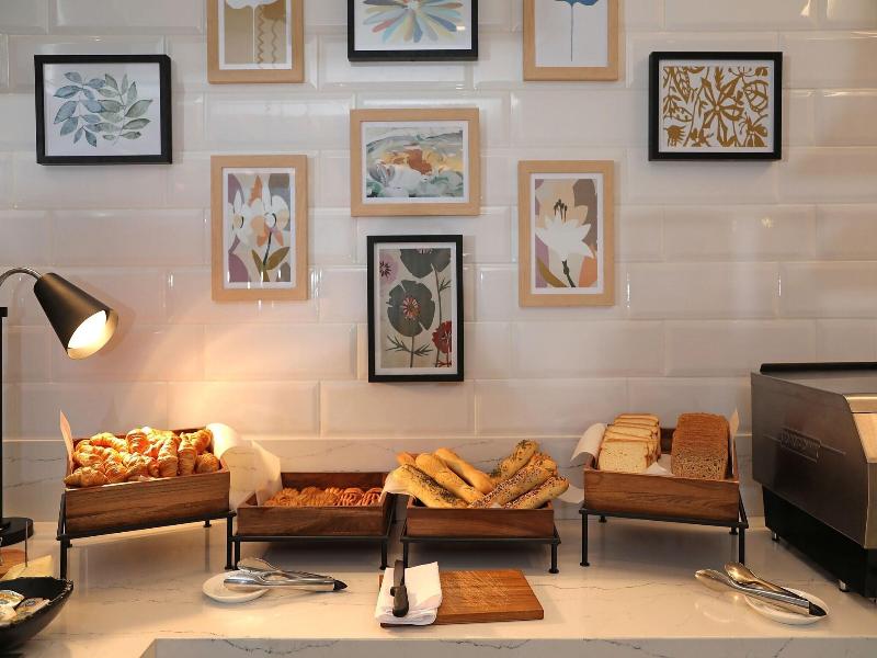 Courtyard By Marriott Santo Domingo Piantini image