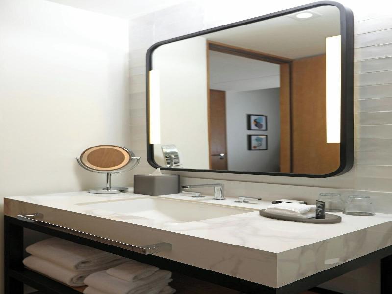 Courtyard By Marriott Santo Domingo Piantini image