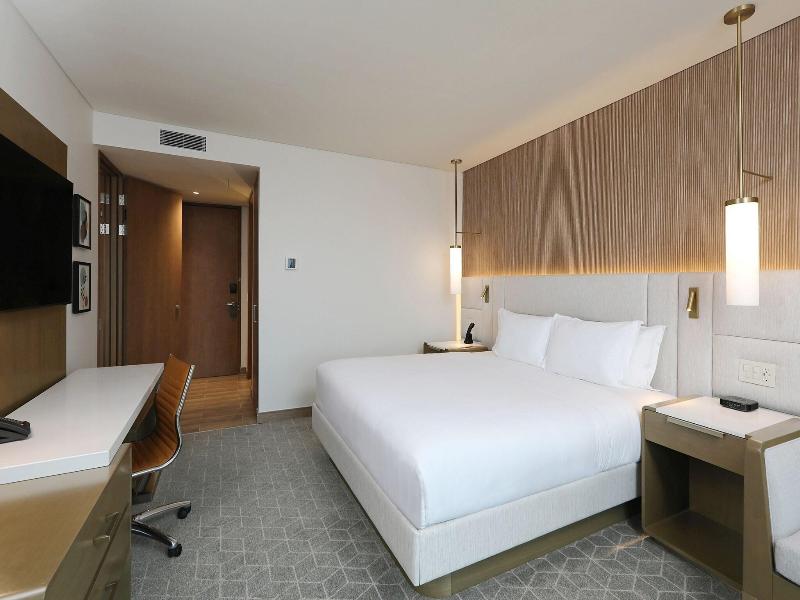 Courtyard By Marriott Santo Domingo Piantini image