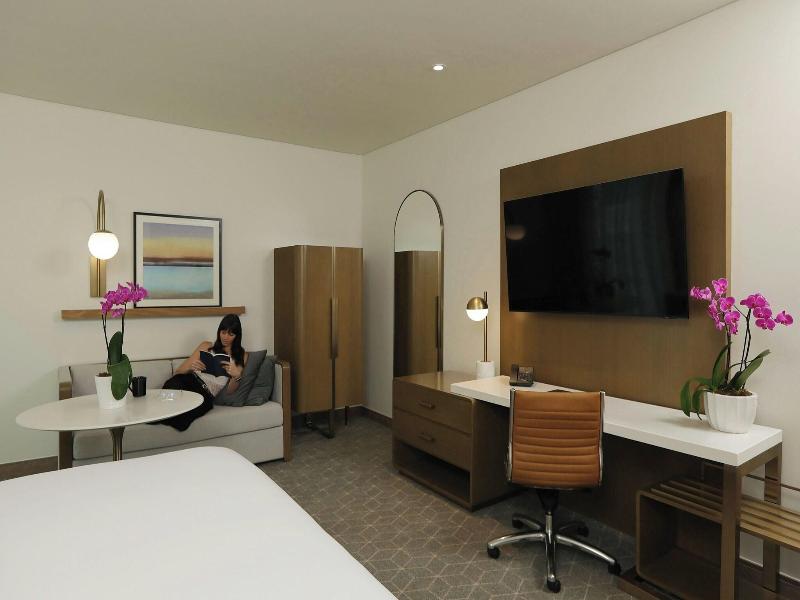 Courtyard By Marriott Santo Domingo Piantini image