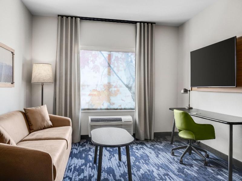 Fairfield Inn Suites By Marriott Cape Girardeau image