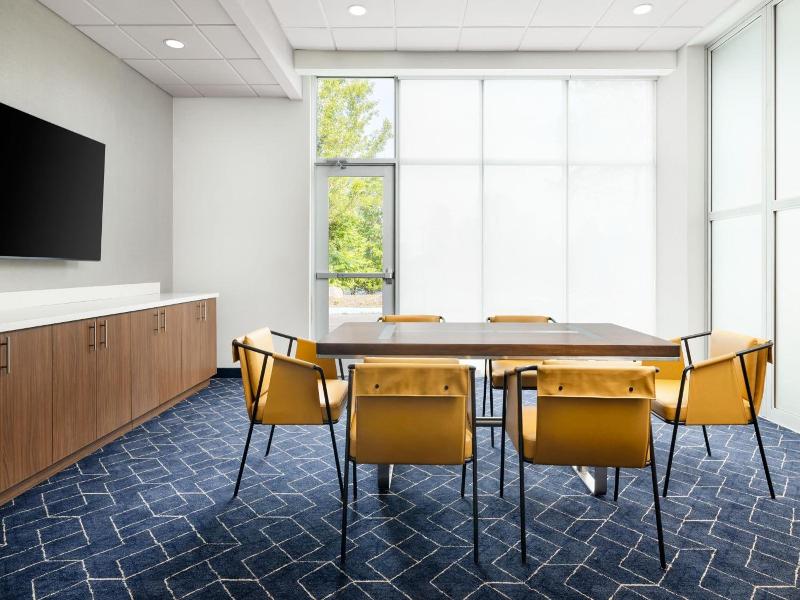 Courtyard By Marriott New Castle image