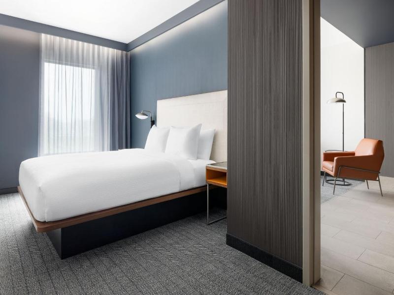 Courtyard By Marriott New Castle image