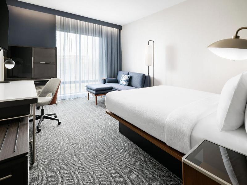 Courtyard By Marriott New Castle image