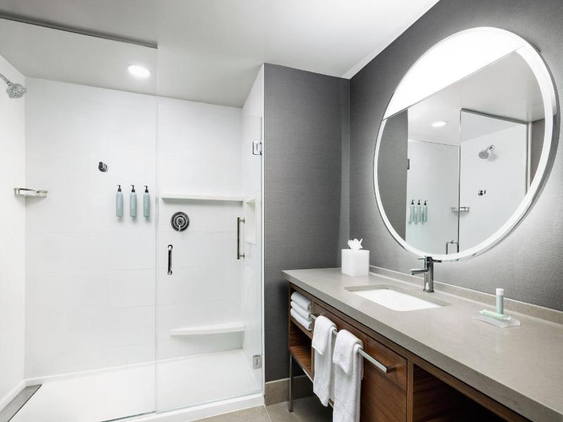 Courtyard By Marriott New Castle image