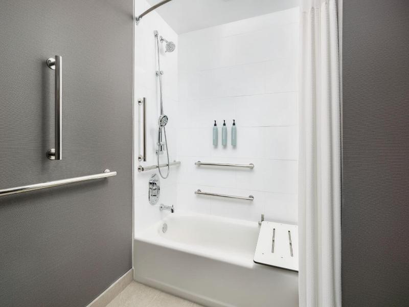 Courtyard By Marriott New Castle image