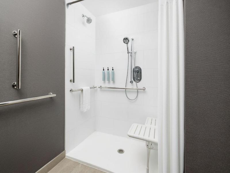 Courtyard By Marriott New Castle image