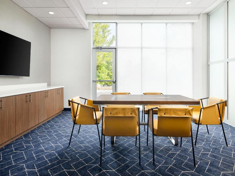 Courtyard By Marriott New Castle image