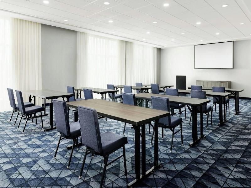 Courtyard By Marriott New Castle image