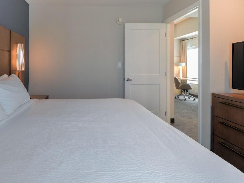 STUDIO KING SIZE BED — photo 13