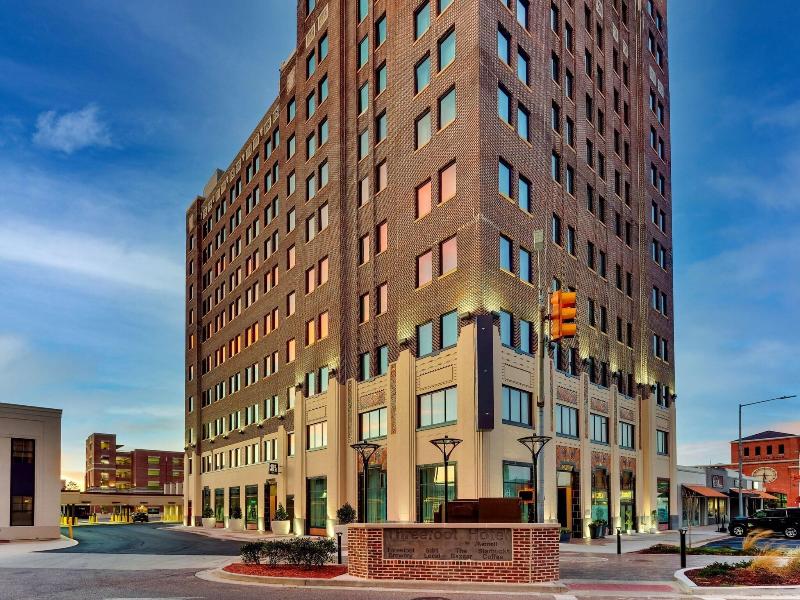 Threefoot Hotel Meridian A Tribute Portfolio Hotel