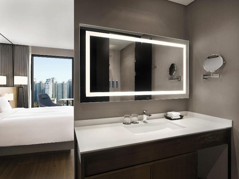 Four Points By Sheraton Suwon image