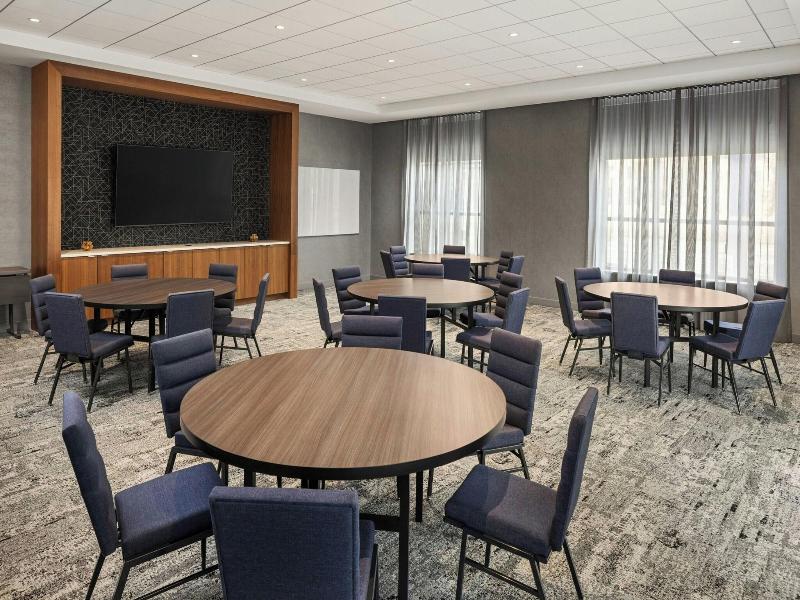 Courtyard By Marriott St Paul Downtown
