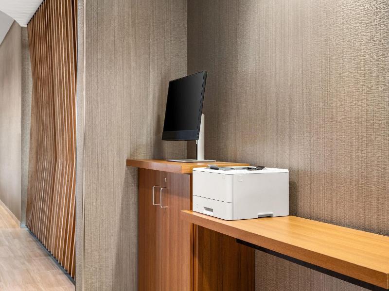 Springhill Suites By Marriott Menomonee Falls image