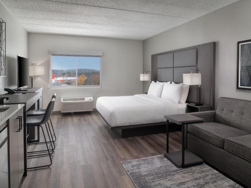 Fairfield Inn Suites By Marriott Framingham image