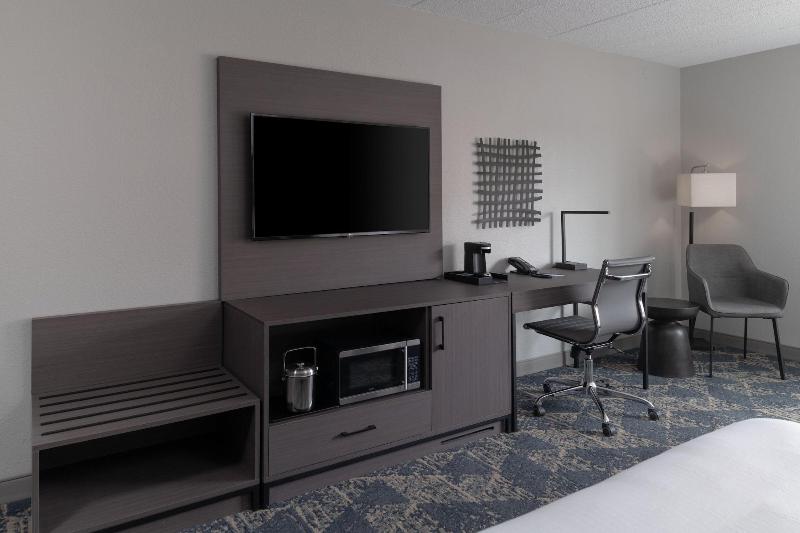 Fairfield Inn Suites By Marriott Framingham image