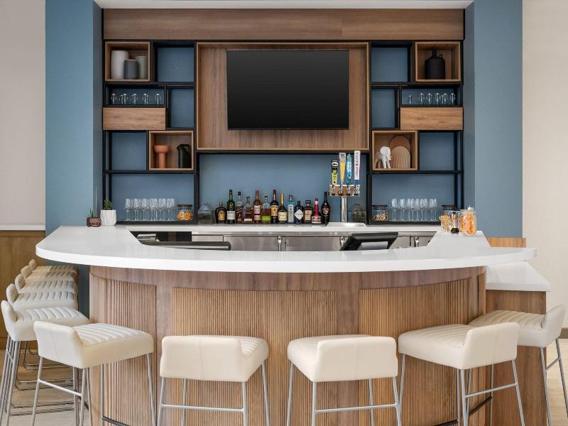 Element Springfield South image