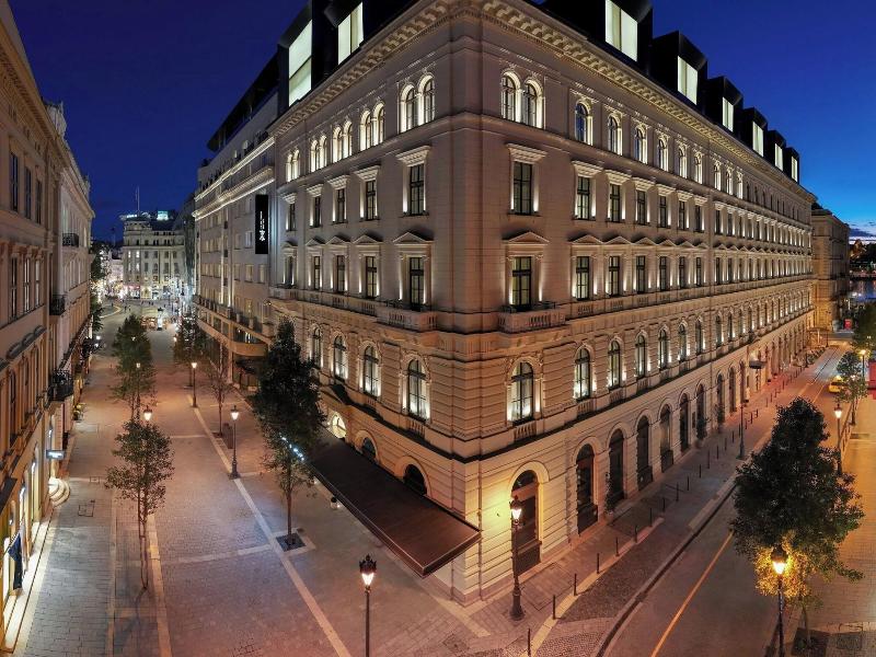 Dorothea Hotel Budapest Autograph Collection image