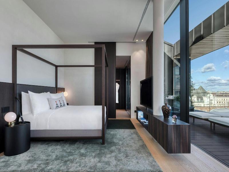 Dorothea Hotel Budapest Autograph Collection image