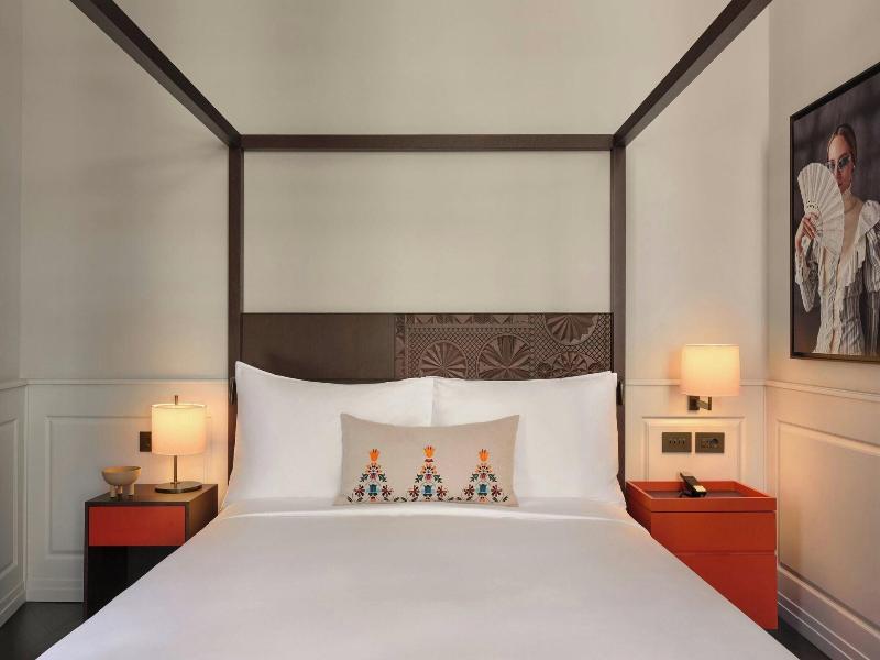 Dorothea Hotel Budapest Autograph Collection image