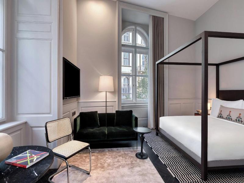 Dorothea Hotel Budapest Autograph Collection image