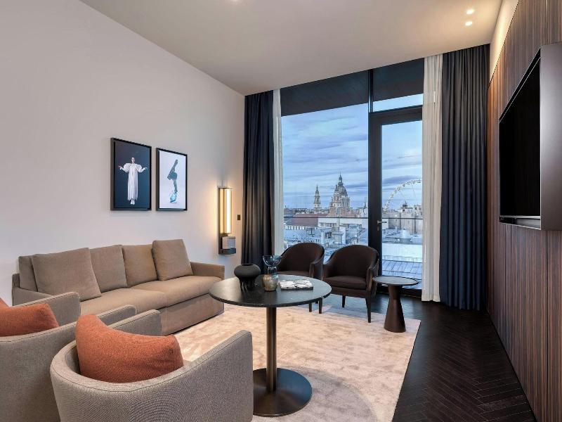 Dorothea Hotel Budapest Autograph Collection image