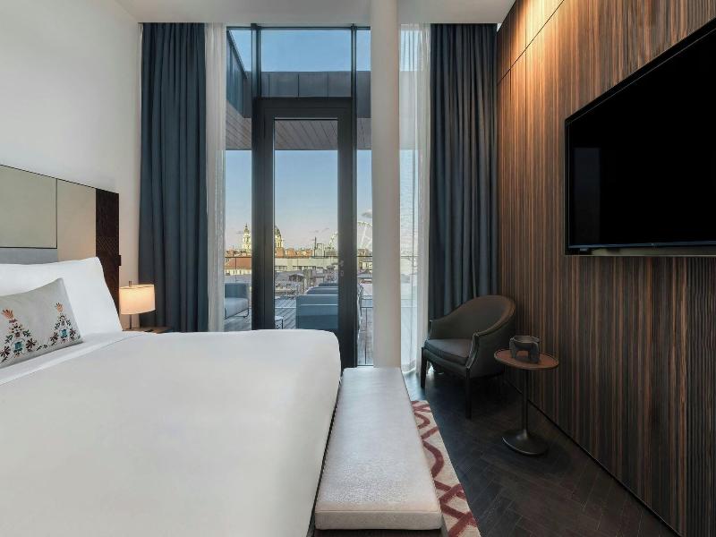 Dorothea Hotel Budapest Autograph Collection image