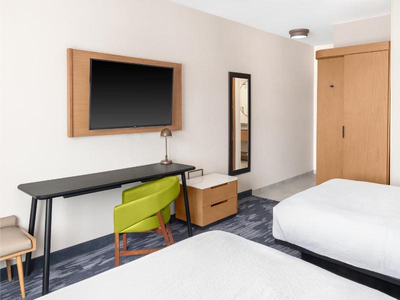 Fairfield Inn Suites By Marriott Detroit Taylor image
