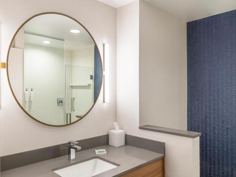 Fairfield Inn Suites By Marriott Detroit Taylor image