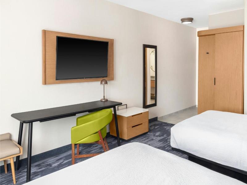 Fairfield Inn Suites By Marriott Detroit Taylor image